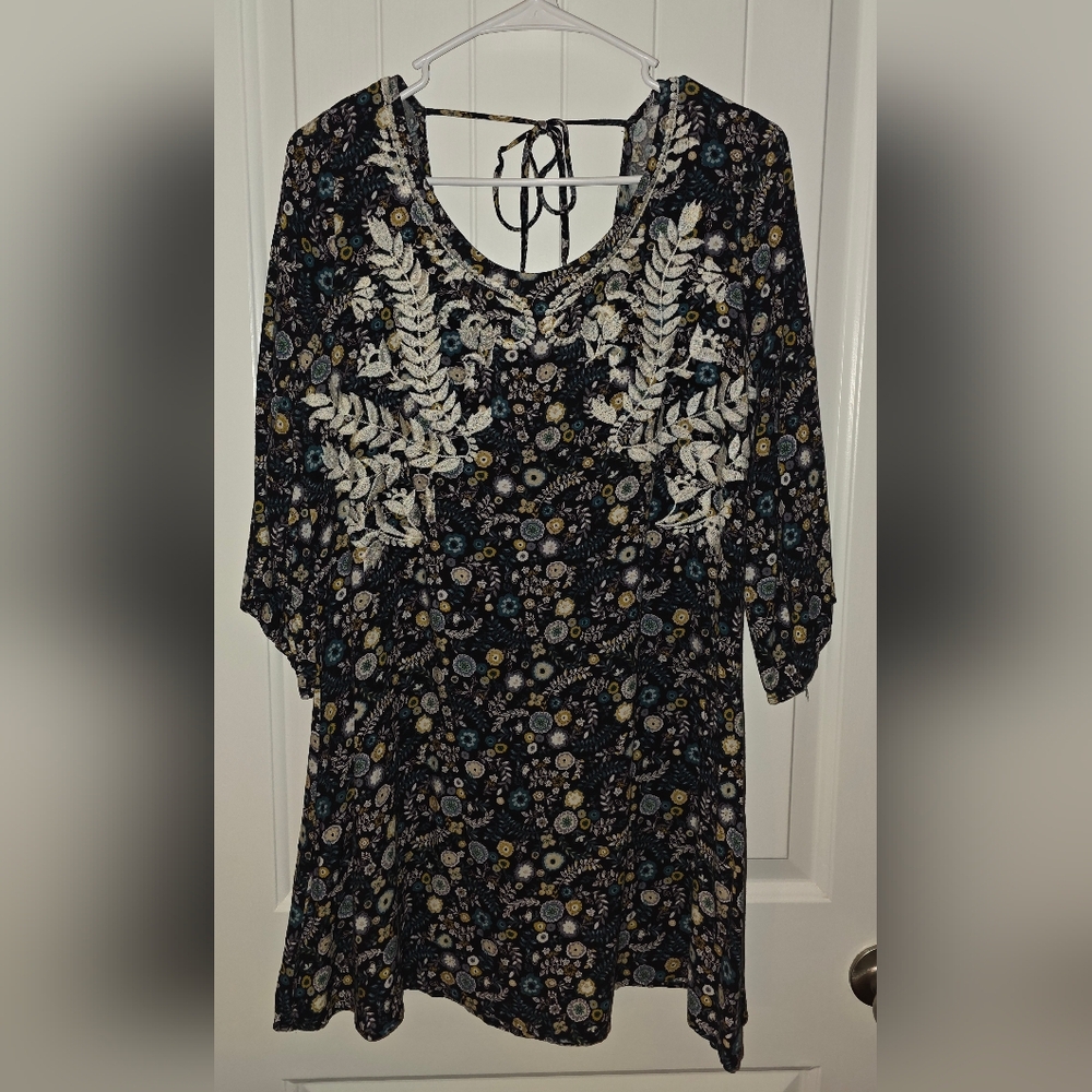 Xhilaration Boho Floral Colorful Dress with Embroidered Details Half Sleeves ❤️